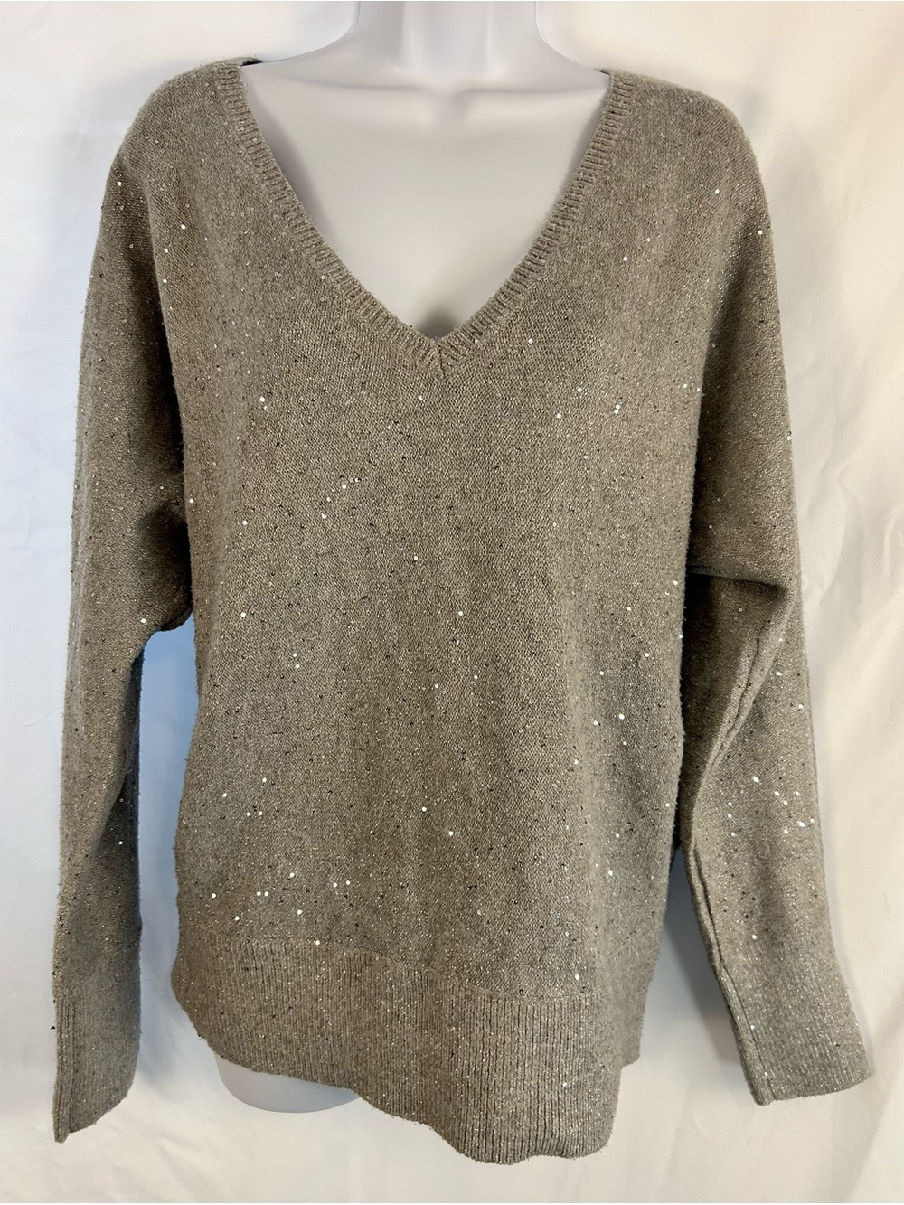 💎 INC International Concepts Gray Sequin V-Neck Sweater Medium Sparkle